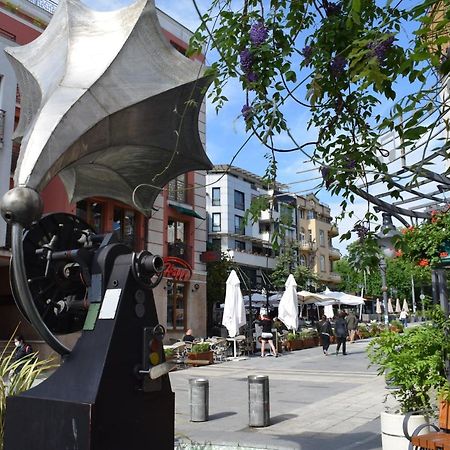 Top Center Apartment Gramophone With Private Parking Burgas Екстер'єр фото