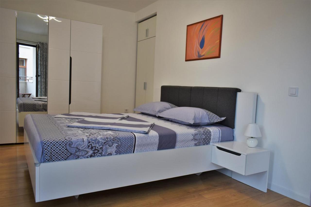 Top Center Apartment Gramophone With Private Parking Burgas Екстер'єр фото