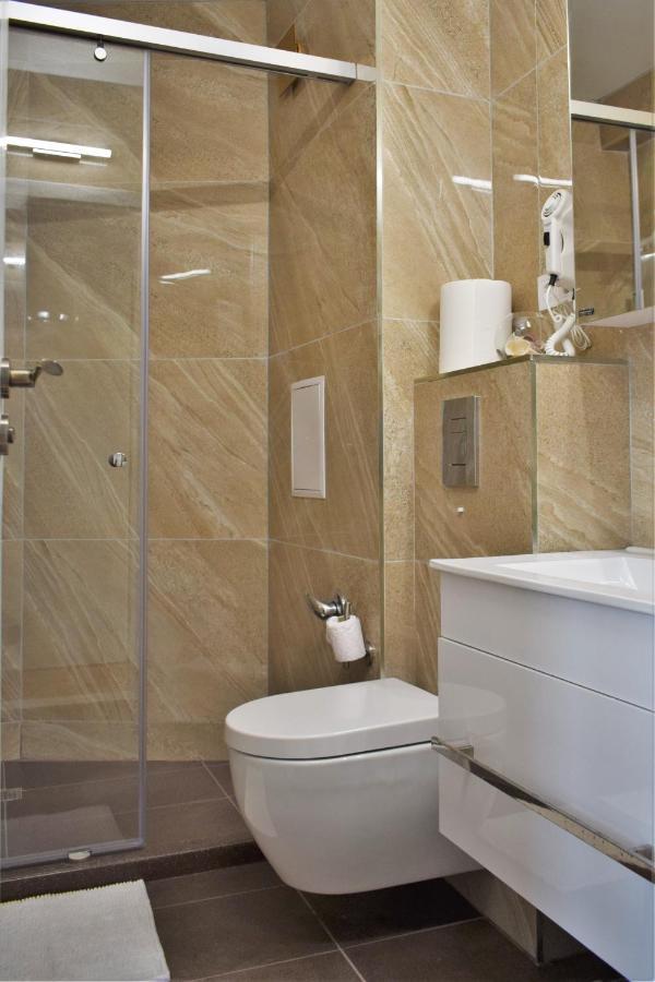 Top Center Apartment Gramophone With Private Parking Burgas Екстер'єр фото