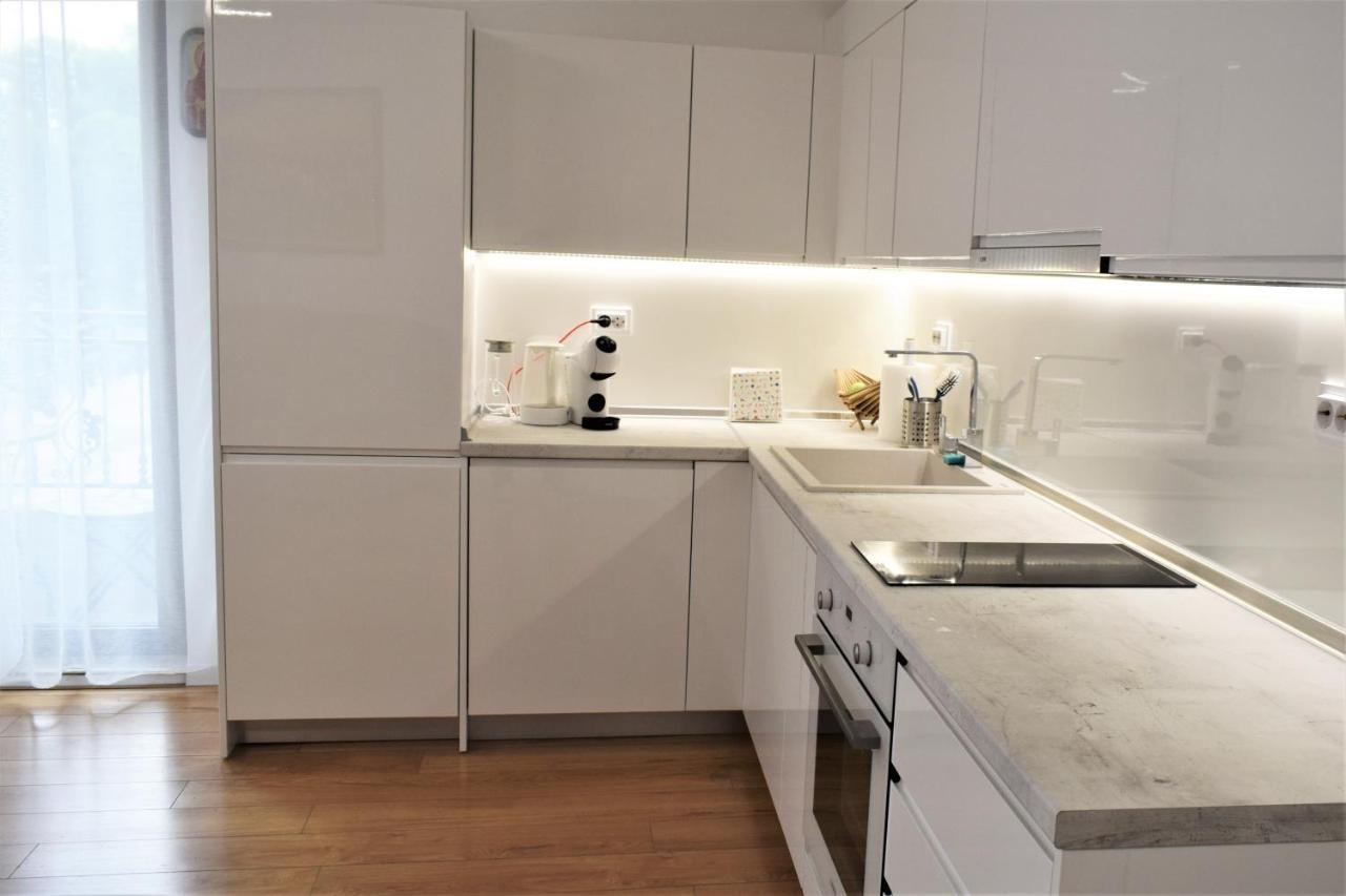 Top Center Apartment Gramophone With Private Parking Burgas Екстер'єр фото