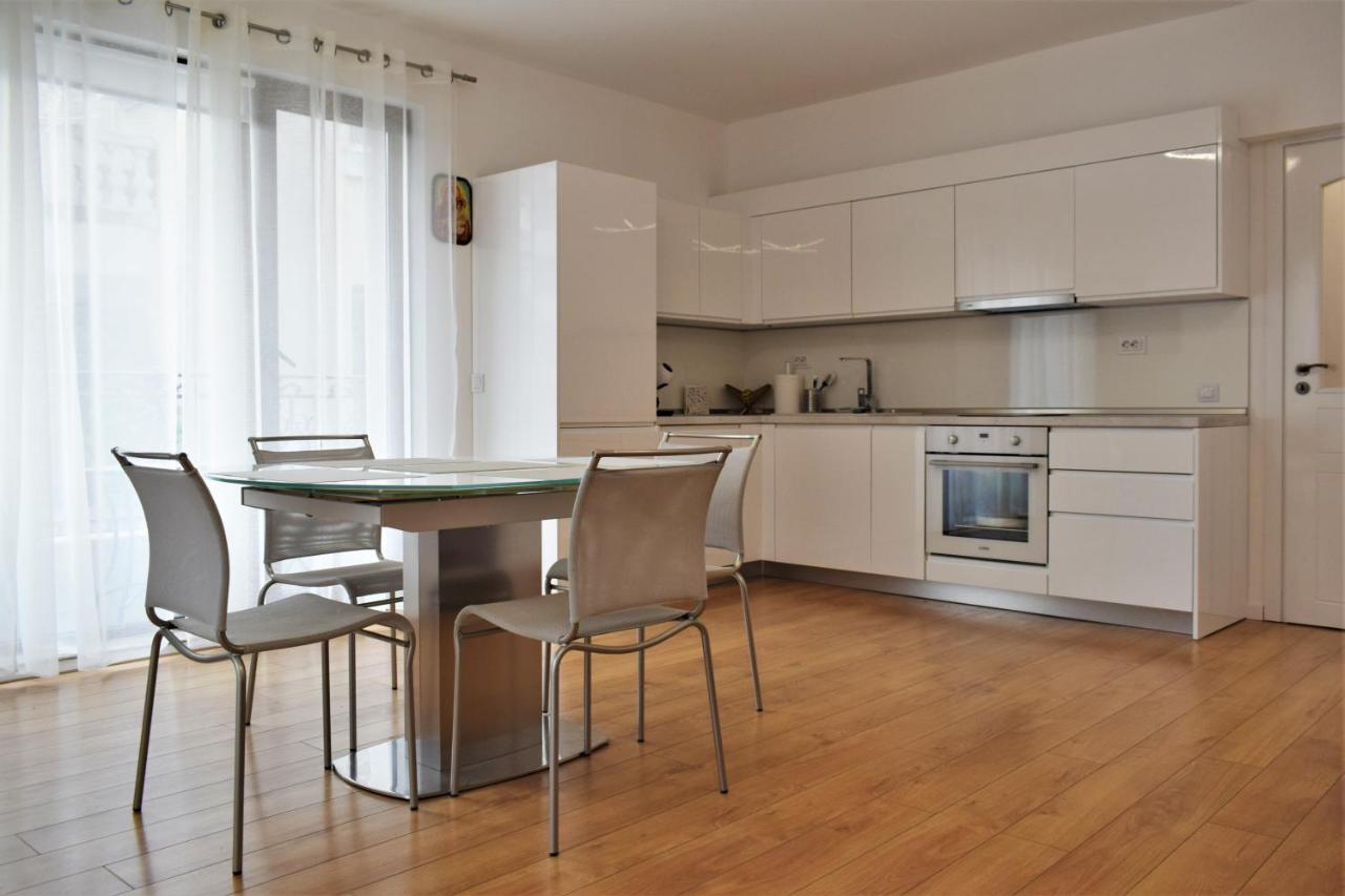 Top Center Apartment Gramophone With Private Parking Burgas Екстер'єр фото