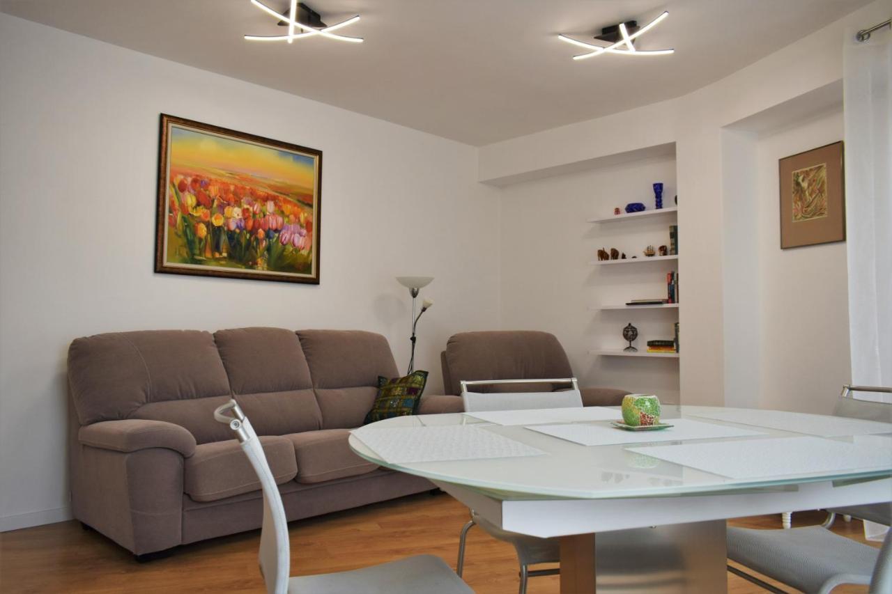 Top Center Apartment Gramophone With Private Parking Burgas Екстер'єр фото