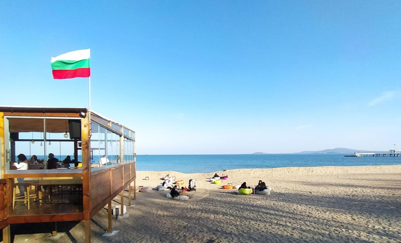 Top Center Apartment Gramophone With Private Parking Burgas Екстер'єр фото