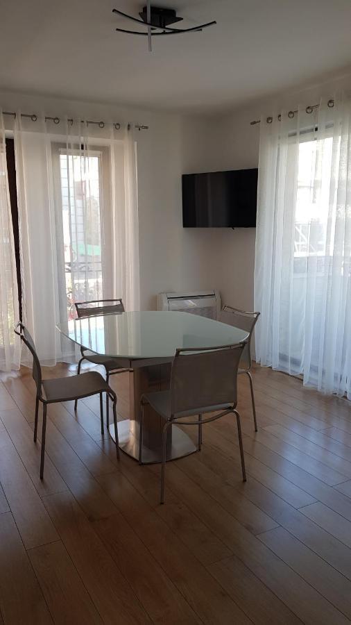 Top Center Apartment Gramophone With Private Parking Burgas Екстер'єр фото